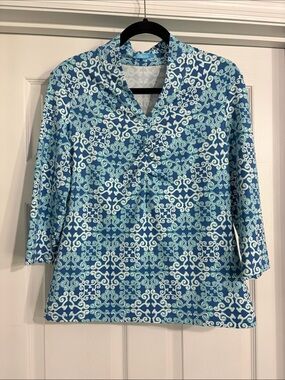 J. McLaughlin Catalina Cloth blue & white geometric top size M